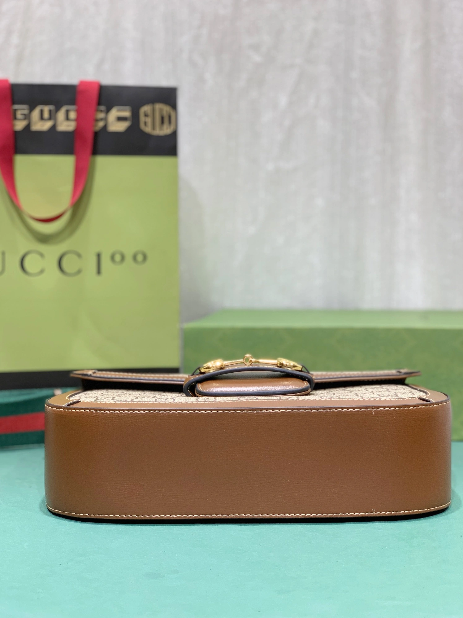 Gucci AAA Quality Messenger Bags For Women SmartChoice 8299