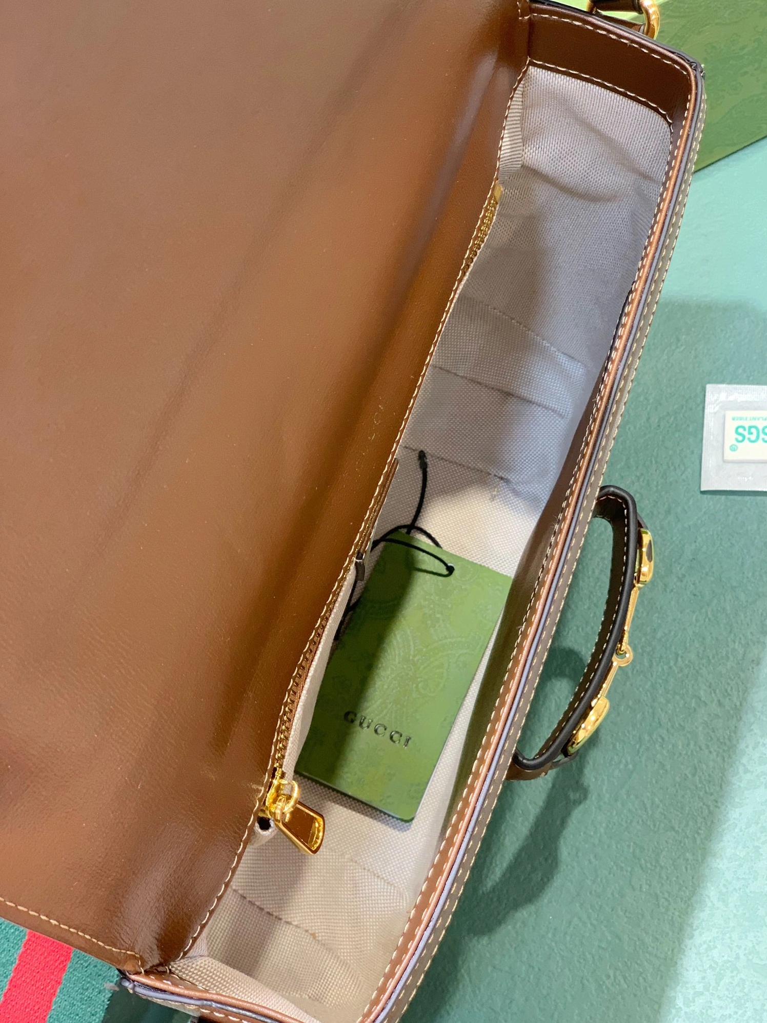 Gucci AAA Quality Messenger Bags For Women SmartChoice 8299