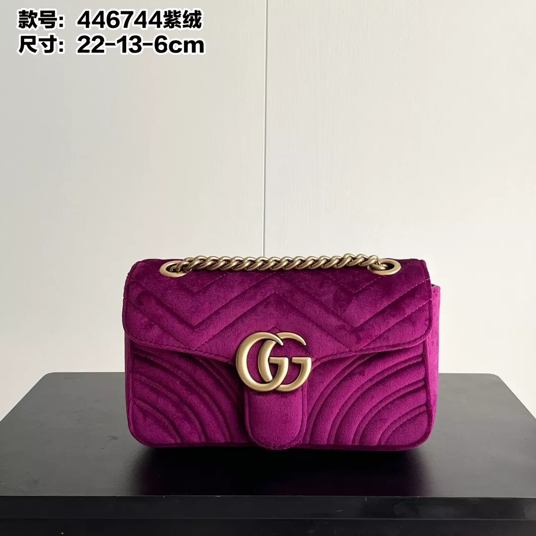Gucci AAA Quality Messenger Bags For Women Soft 9879