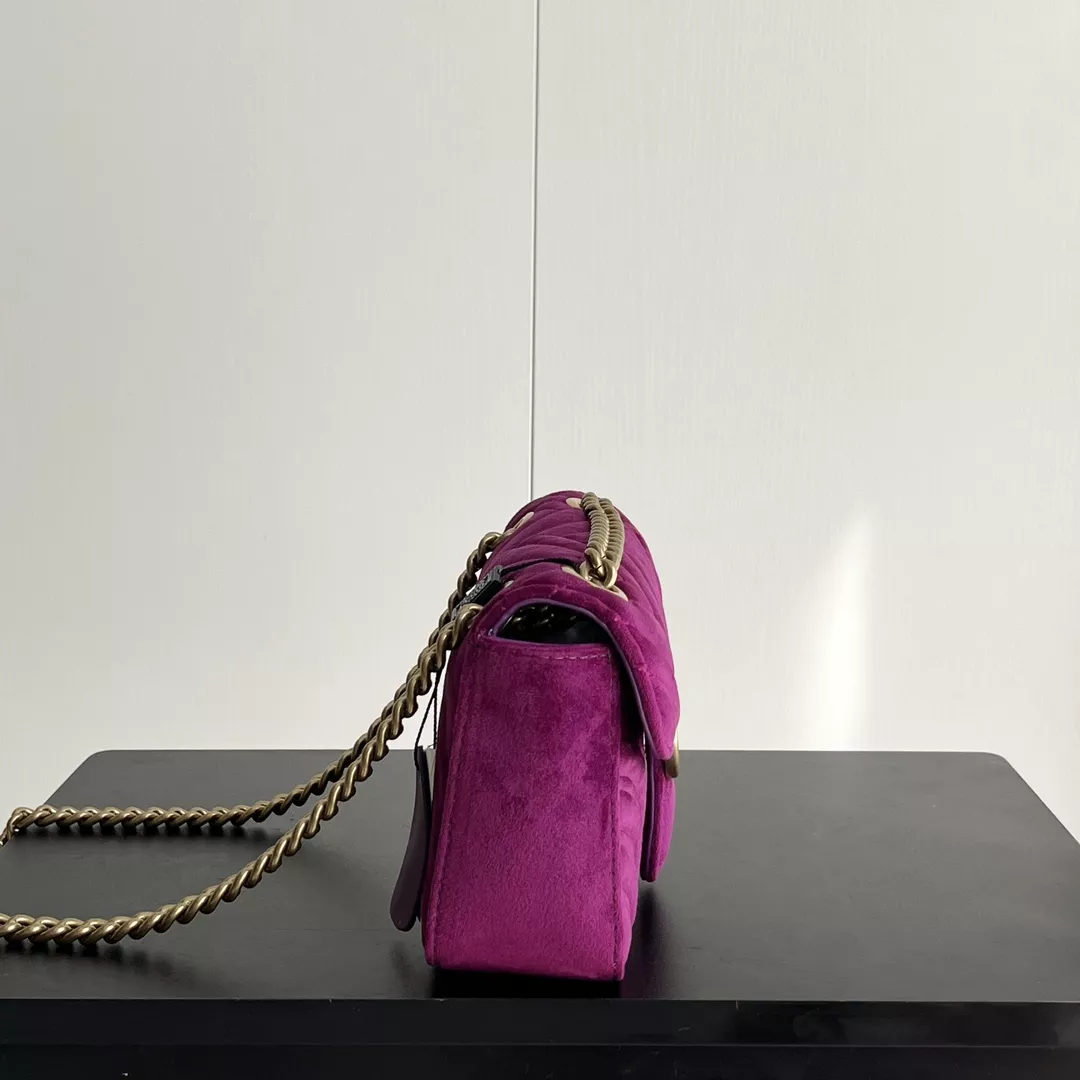 Gucci AAA Quality Messenger Bags For Women Soft 9879
