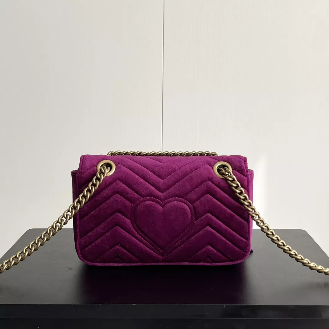 Gucci AAA Quality Messenger Bags For Women Soft 9879