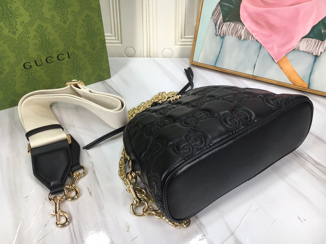 Gucci AAA Quality Messenger Bags For Women Sophisticated 3457