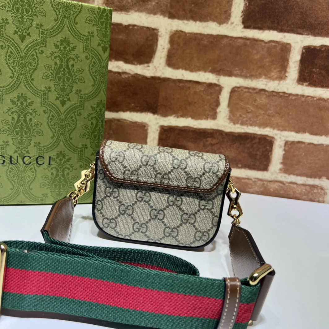 Gucci AAA Quality Messenger Bags For Women Sophisticated 5424