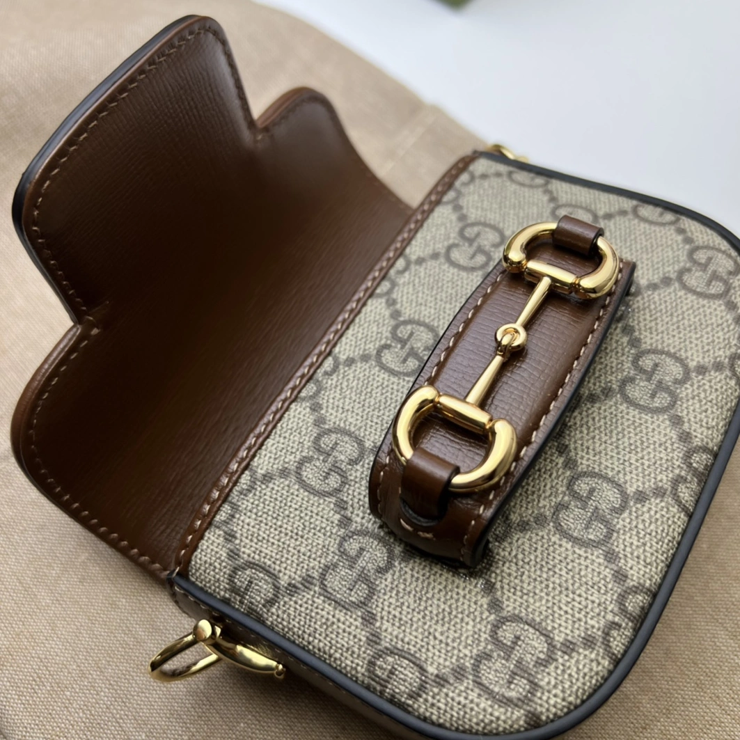 Gucci AAA Quality Messenger Bags For Women Sophisticated 5424