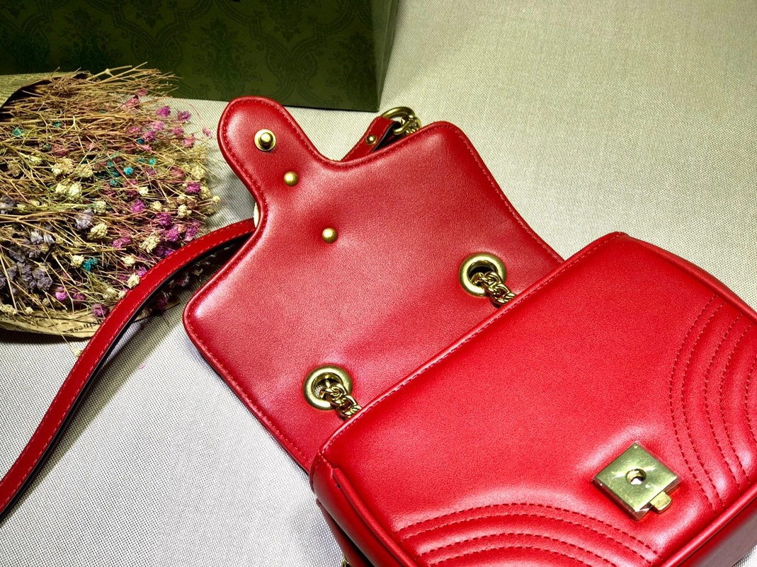 Gucci AAA Quality Messenger Bags For Women StreetReady 5374