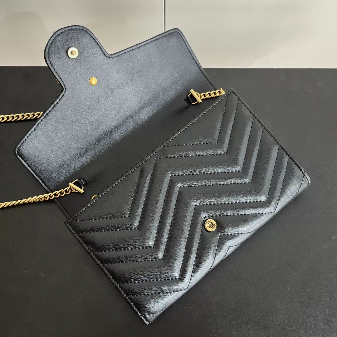 Gucci AAA Quality Messenger Bags For Women StreetReady 9420