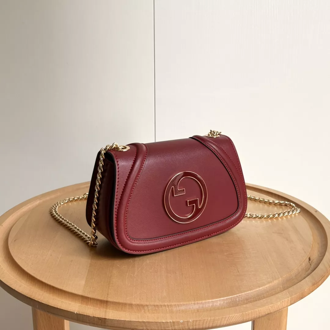 Gucci AAA Quality Messenger Bags For Women Stylish 2333