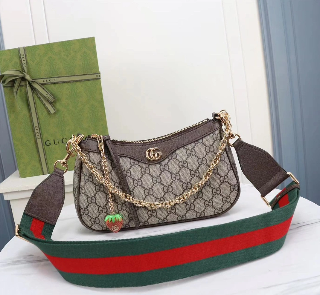 Gucci AAA Quality Messenger Bags For Women Stylish 2935