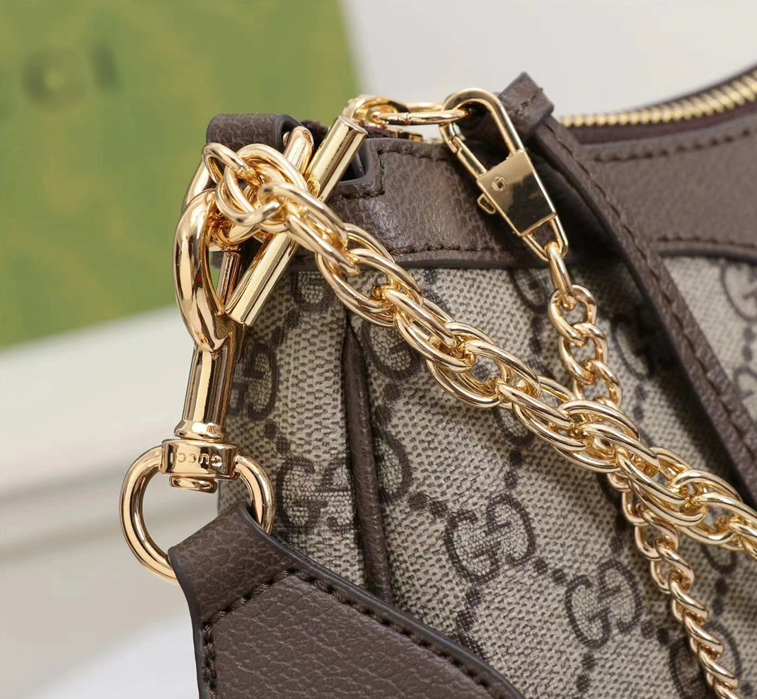 Gucci AAA Quality Messenger Bags For Women Stylish 2935