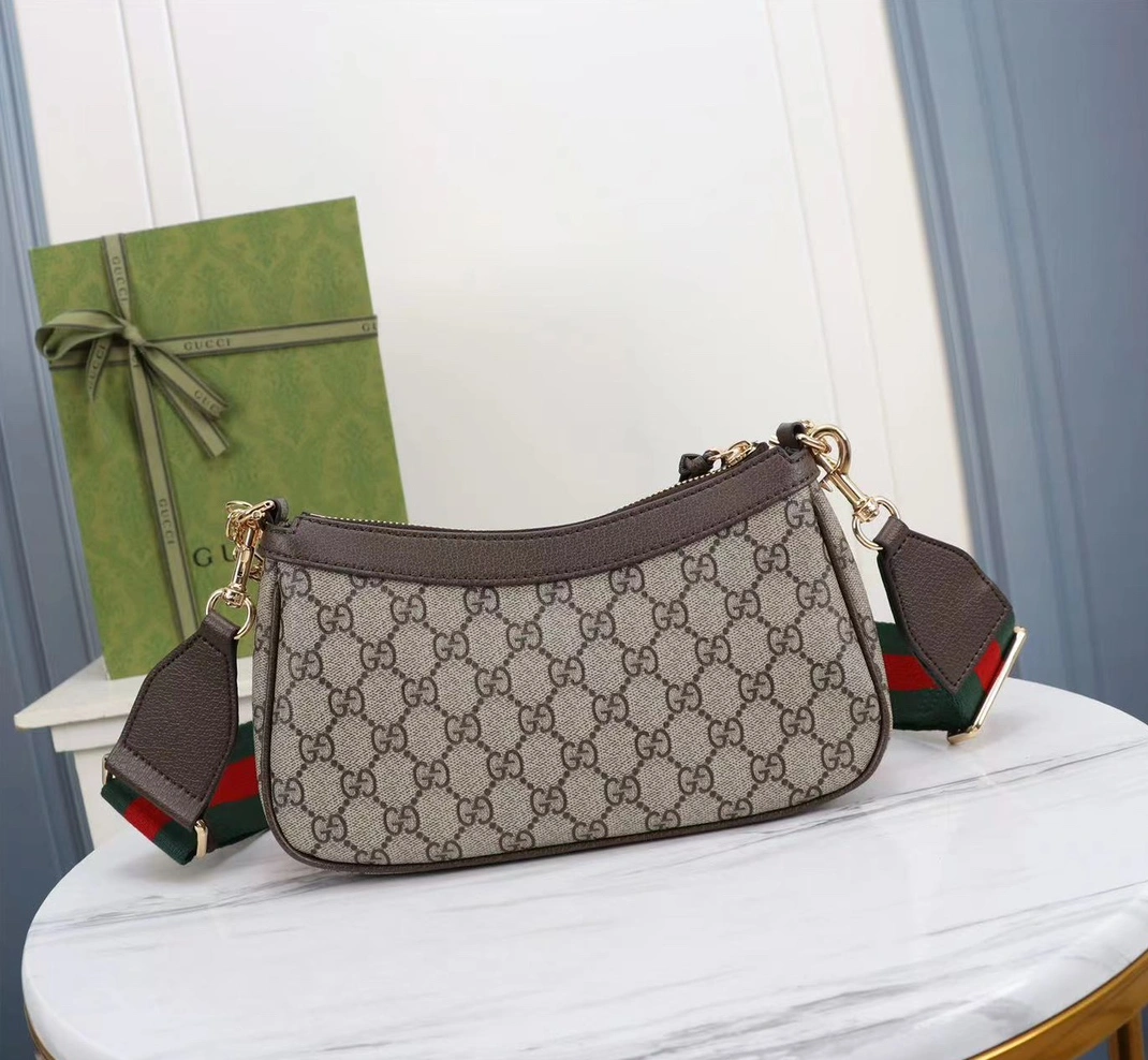 Gucci AAA Quality Messenger Bags For Women Stylish 2935