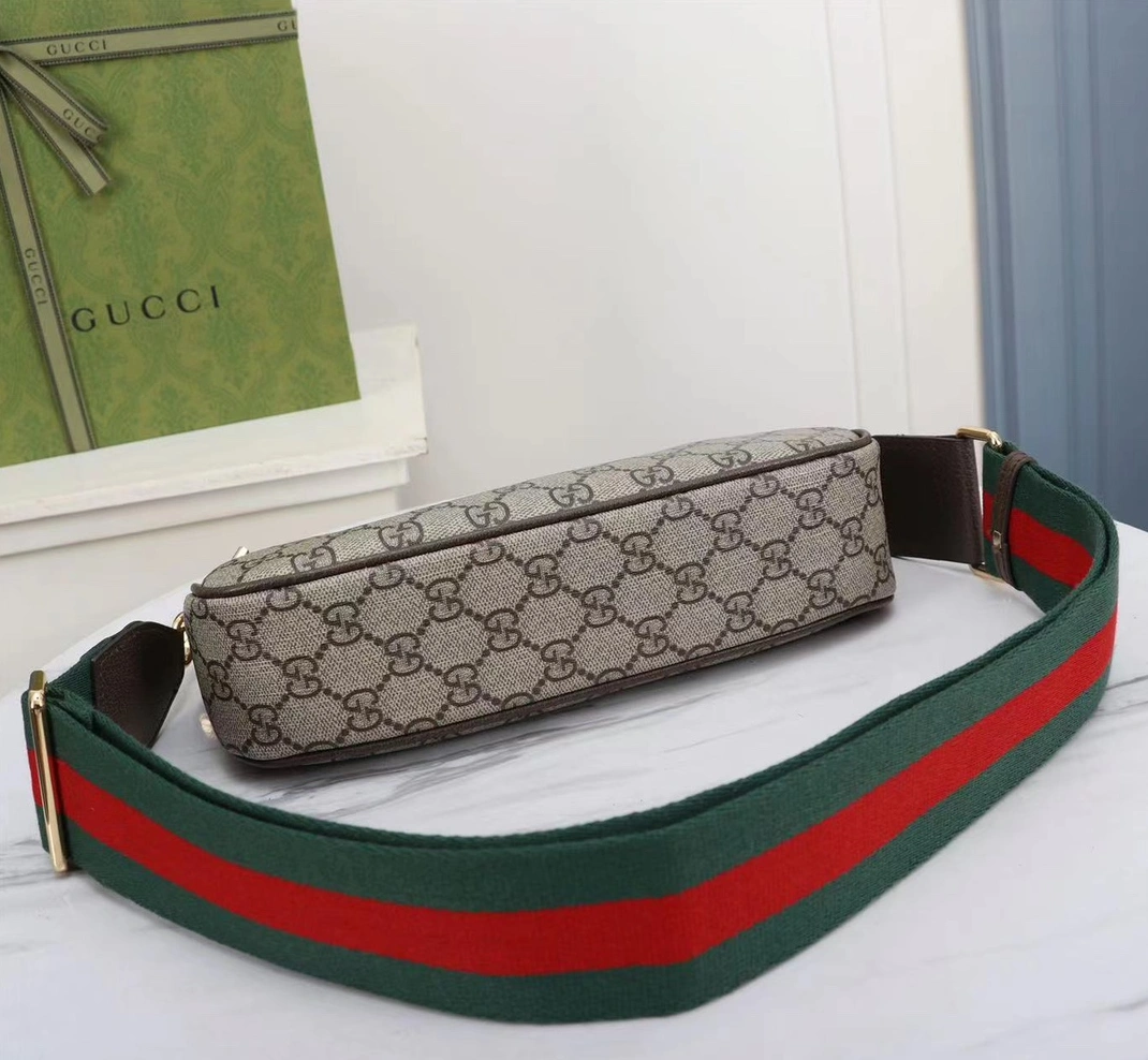 Gucci AAA Quality Messenger Bags For Women Stylish 2935