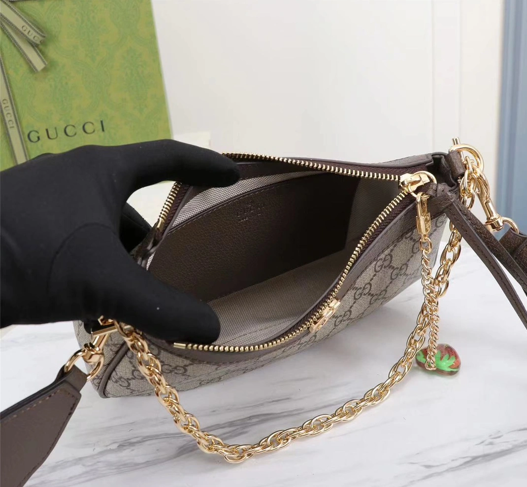 Gucci AAA Quality Messenger Bags For Women Stylish 2935