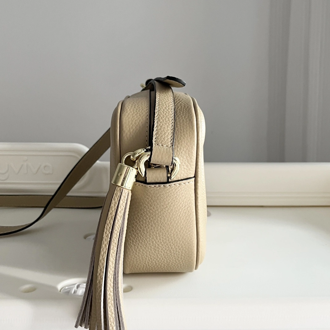 Gucci AAA Quality Messenger Bags For Women Stylish 4685
