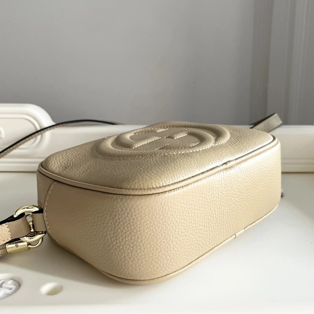 Gucci AAA Quality Messenger Bags For Women Stylish 4685