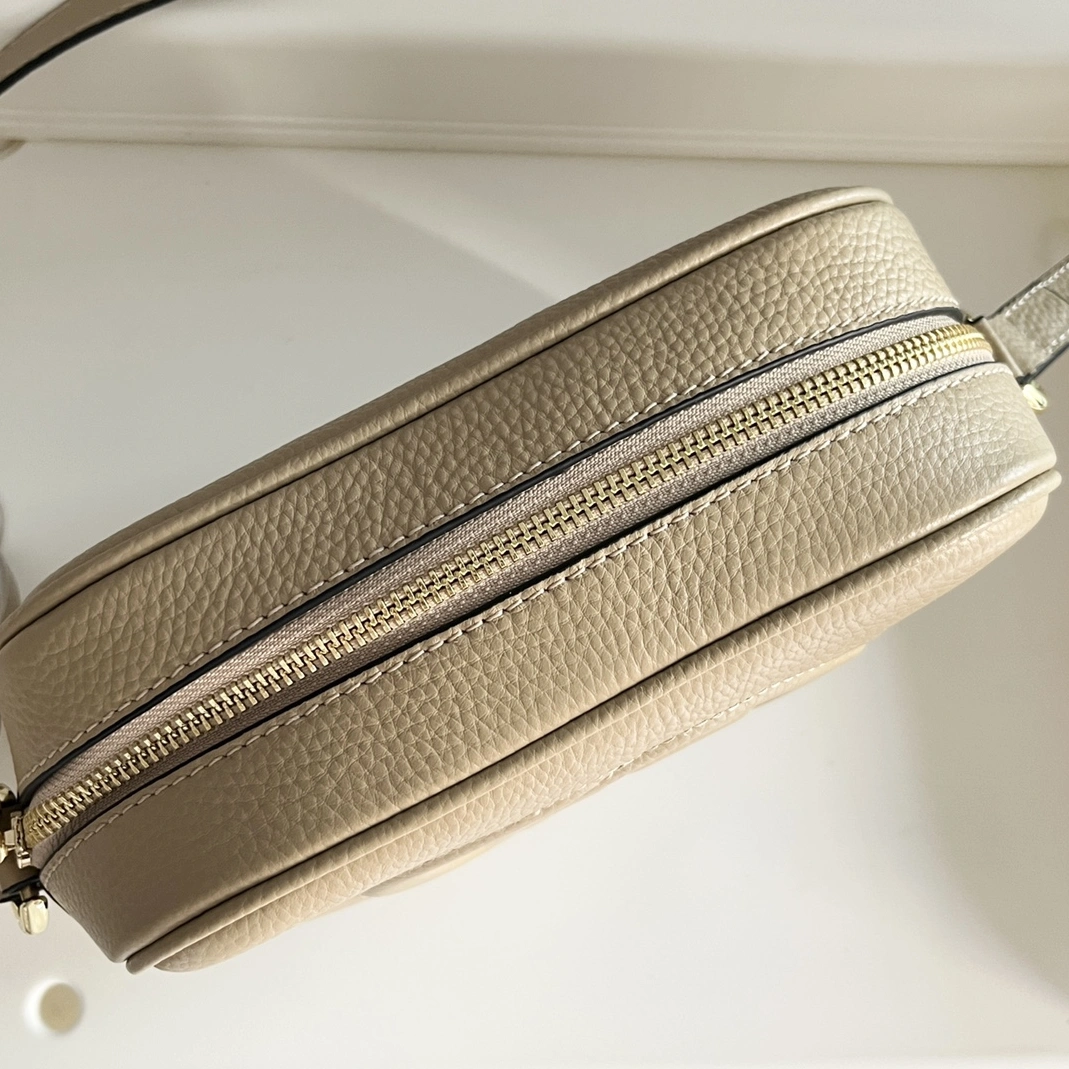 Gucci AAA Quality Messenger Bags For Women Stylish 4685