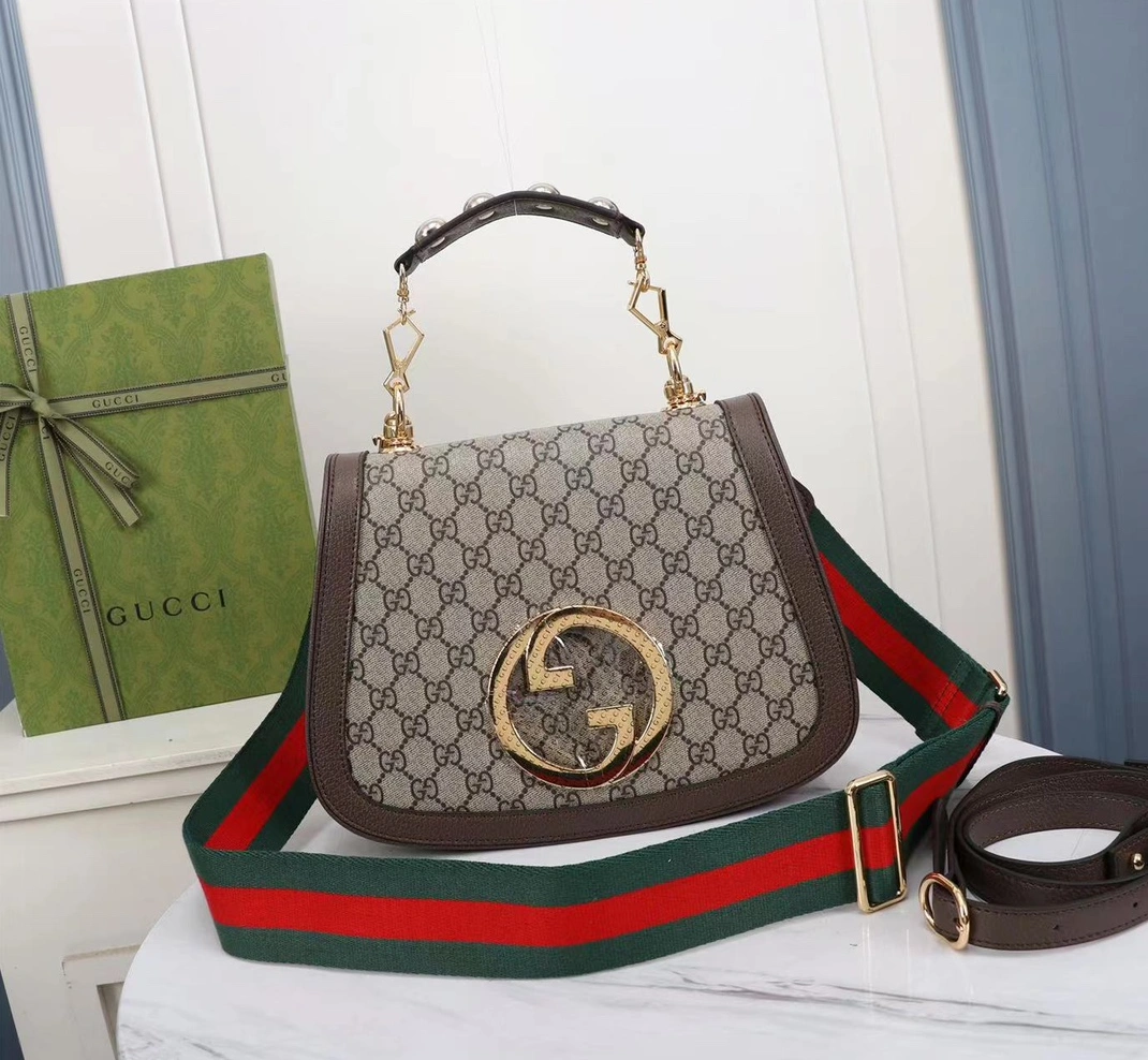 Gucci AAA Quality Messenger Bags For Women Timeless 4228