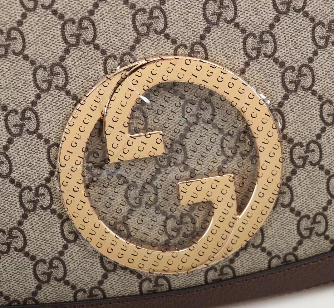 Gucci AAA Quality Messenger Bags For Women Timeless 4228