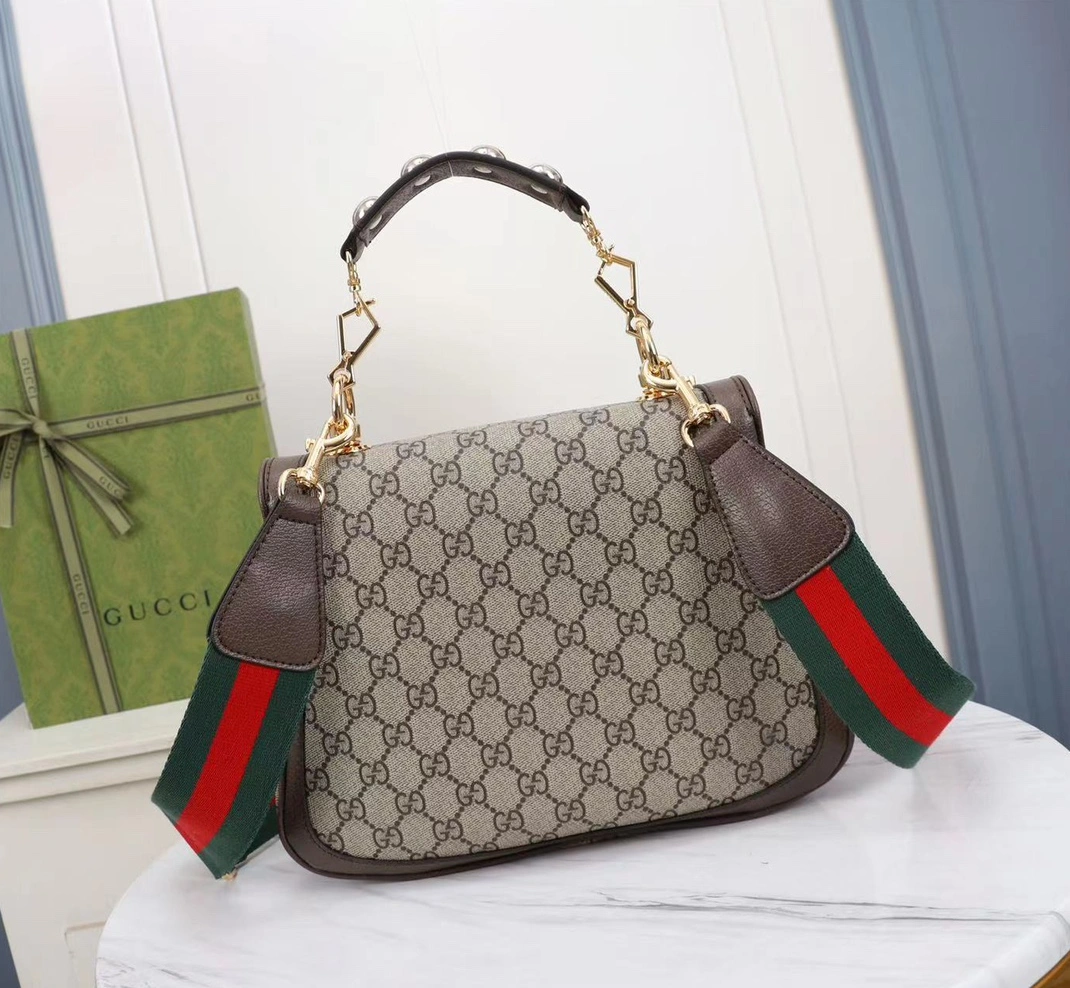 Gucci AAA Quality Messenger Bags For Women Timeless 4228