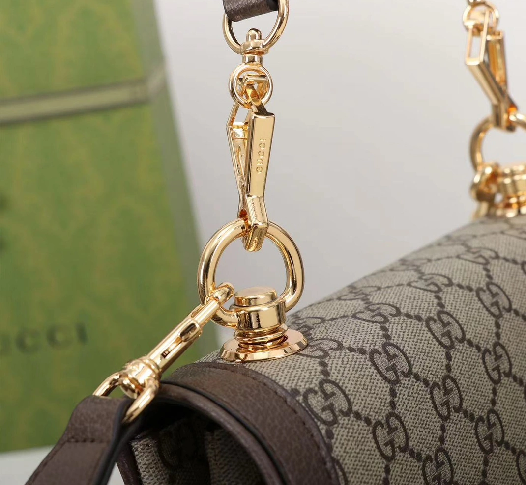 Gucci AAA Quality Messenger Bags For Women Timeless 4228