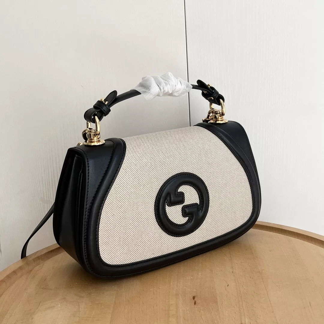 Gucci AAA Quality Messenger Bags For Women Timeless 8981
