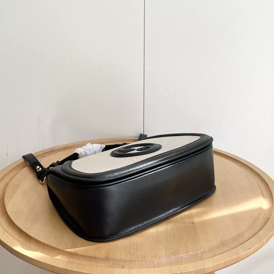 Gucci AAA Quality Messenger Bags For Women Timeless 8981
