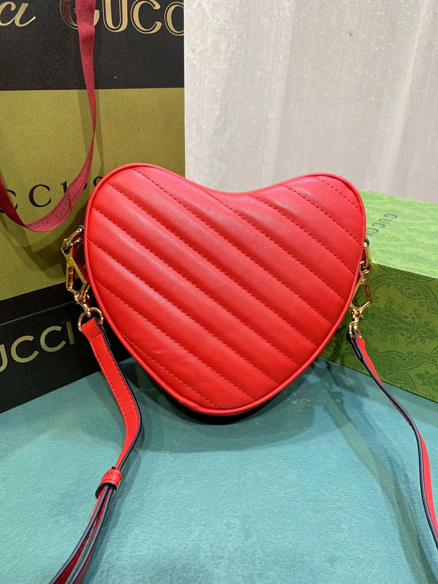 Gucci AAA Quality Messenger Bags For Women TopPick 7081