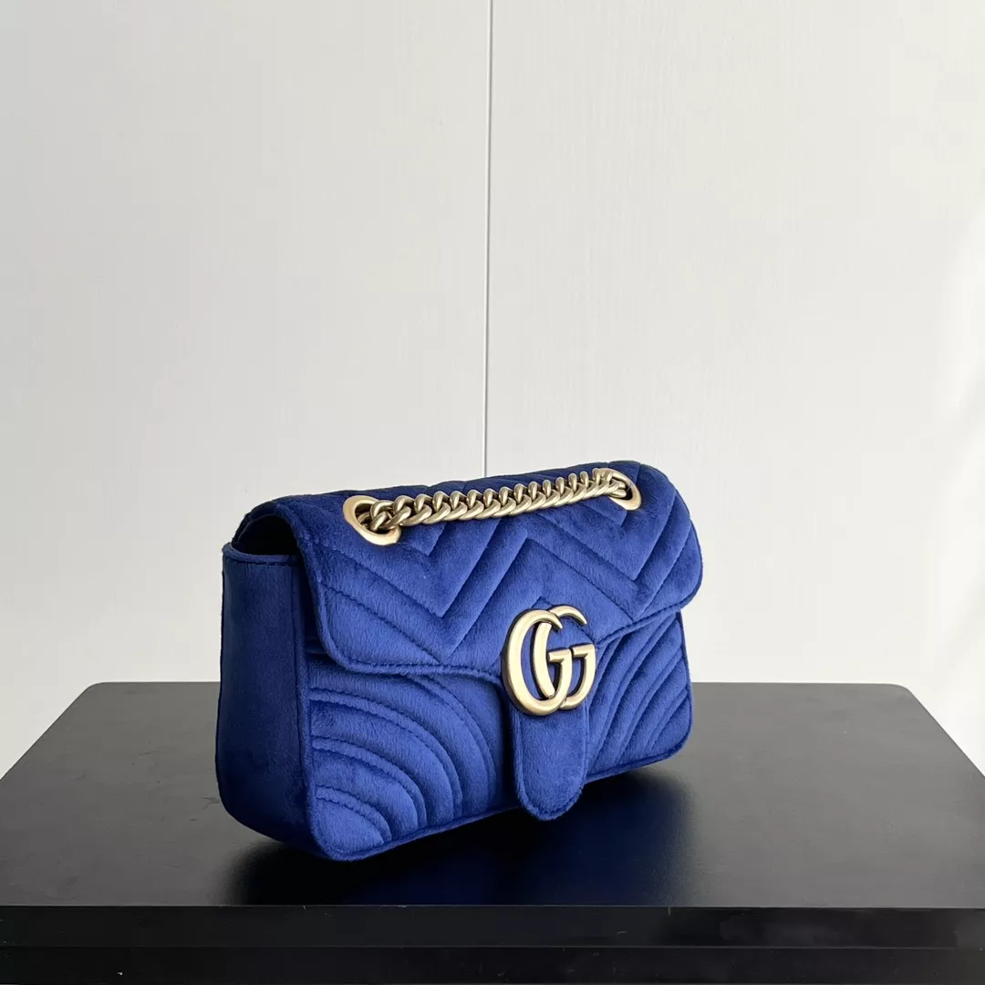 Gucci AAA Quality Messenger Bags For Women Trendsetting 4175