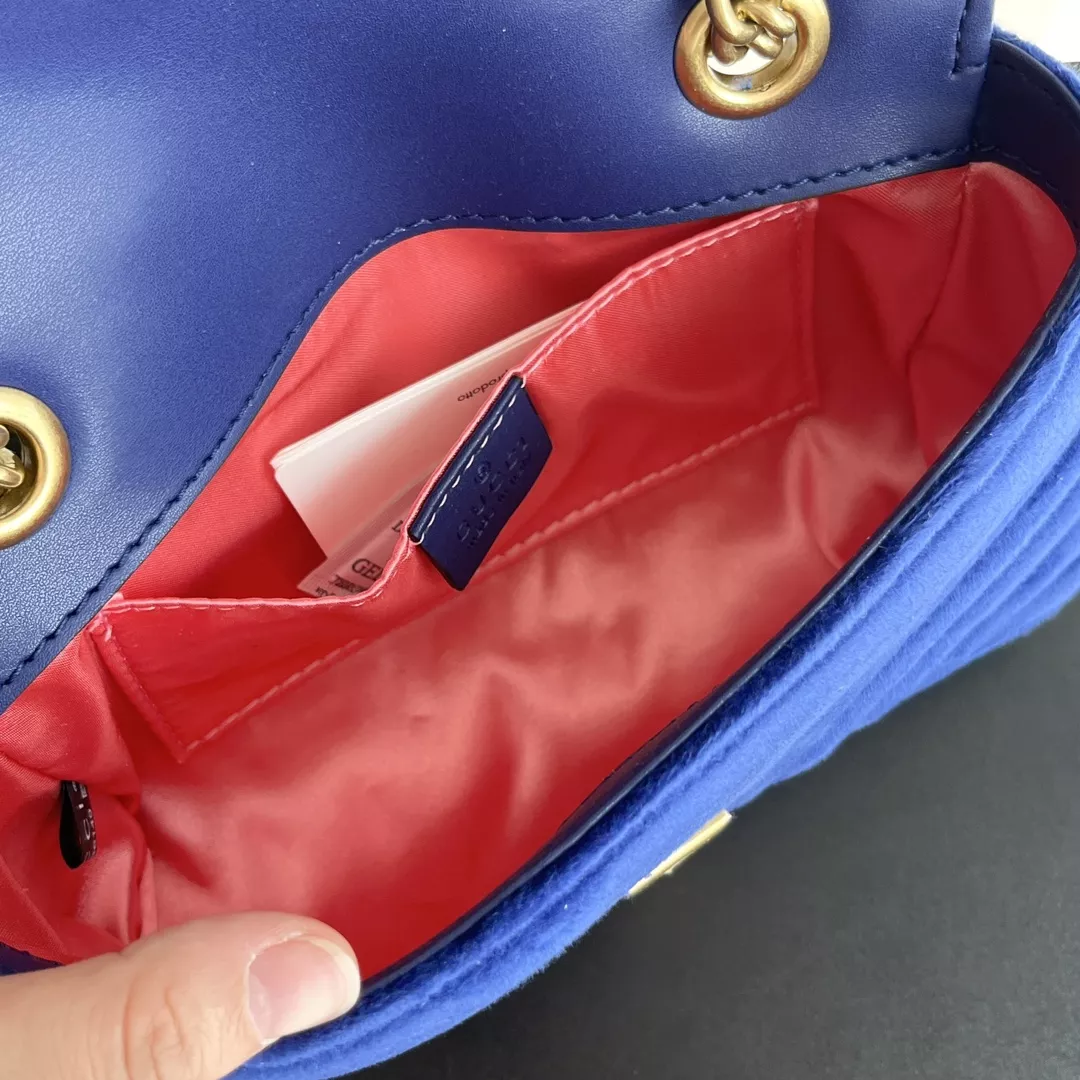 Gucci AAA Quality Messenger Bags For Women Trendsetting 4175
