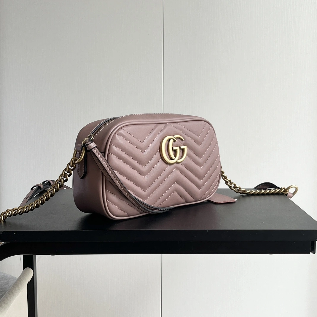 Gucci AAA Quality Messenger Bags For Women Trendsetting 7145