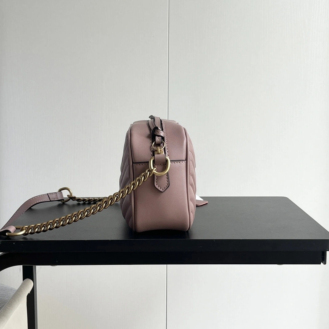 Gucci AAA Quality Messenger Bags For Women Trendsetting 7145