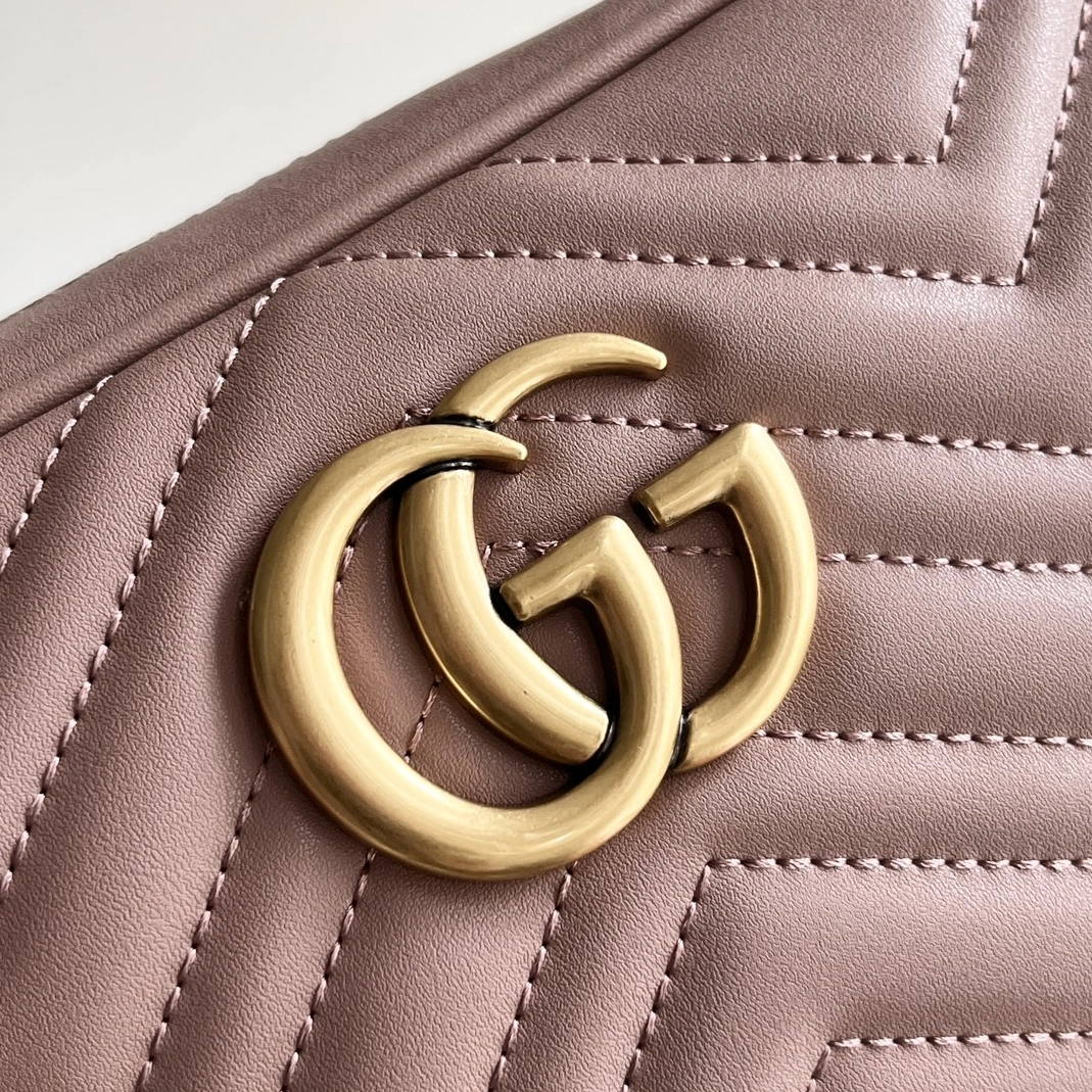 Gucci AAA Quality Messenger Bags For Women Trendsetting 7145