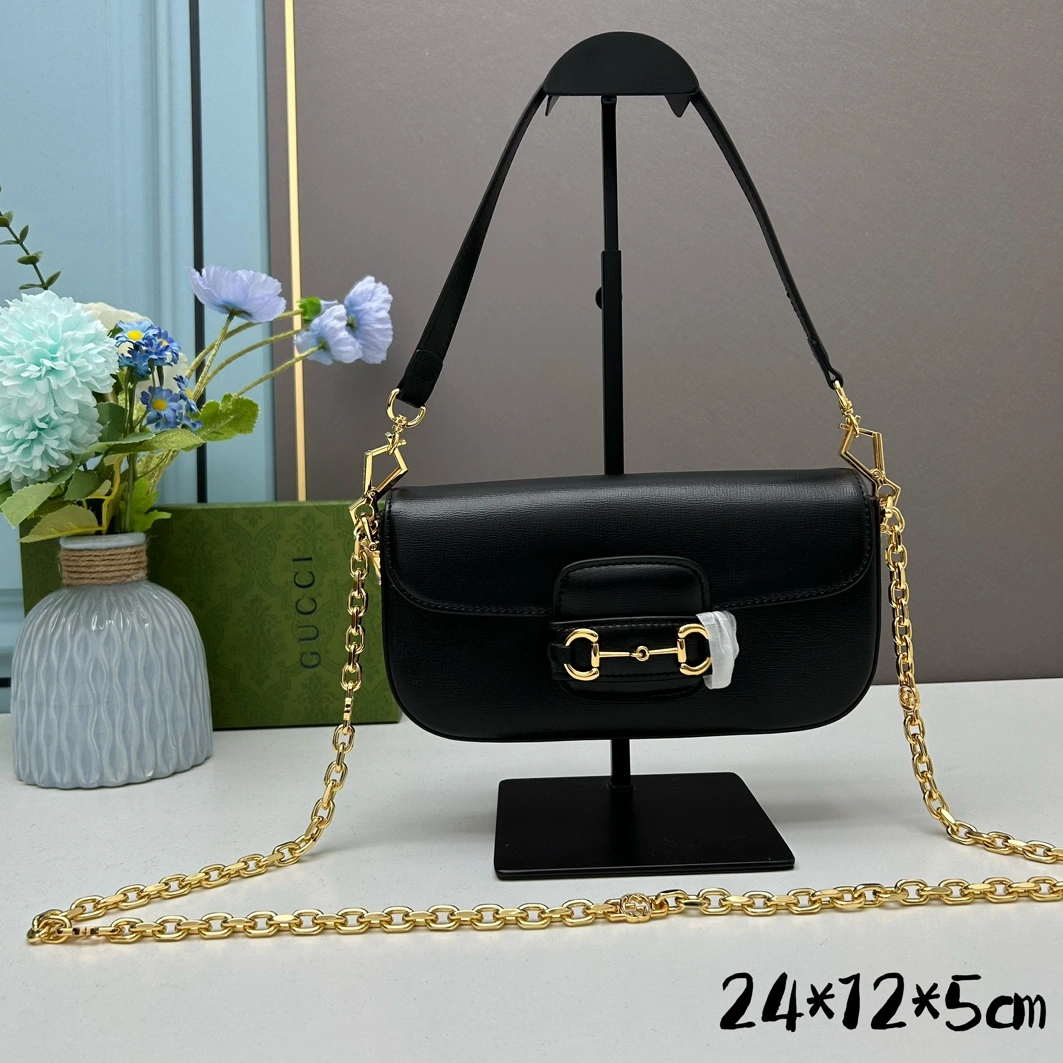 Gucci AAA Quality Messenger Bags For Women Trendsetting 9457