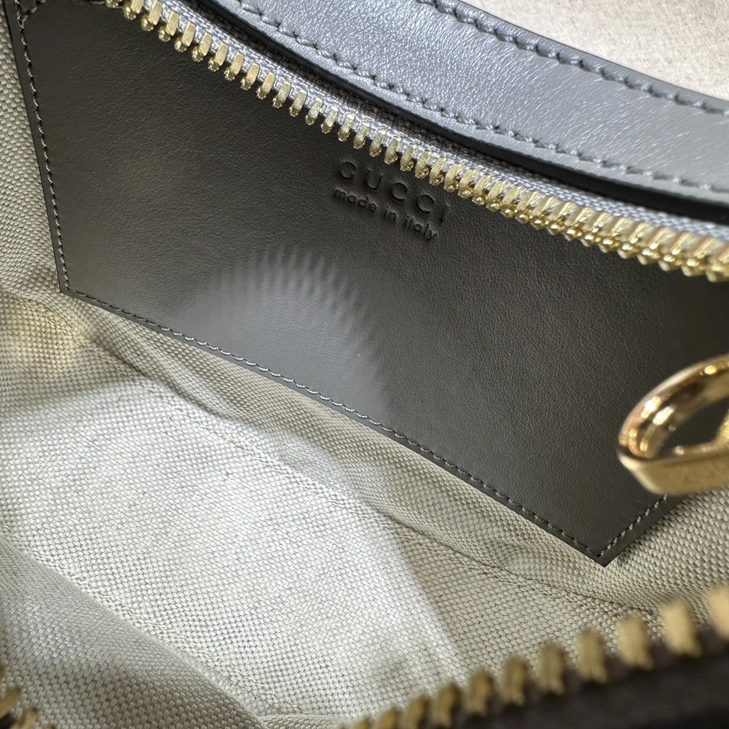 Gucci AAA Quality Messenger Bags For Women Trendsetting 9643