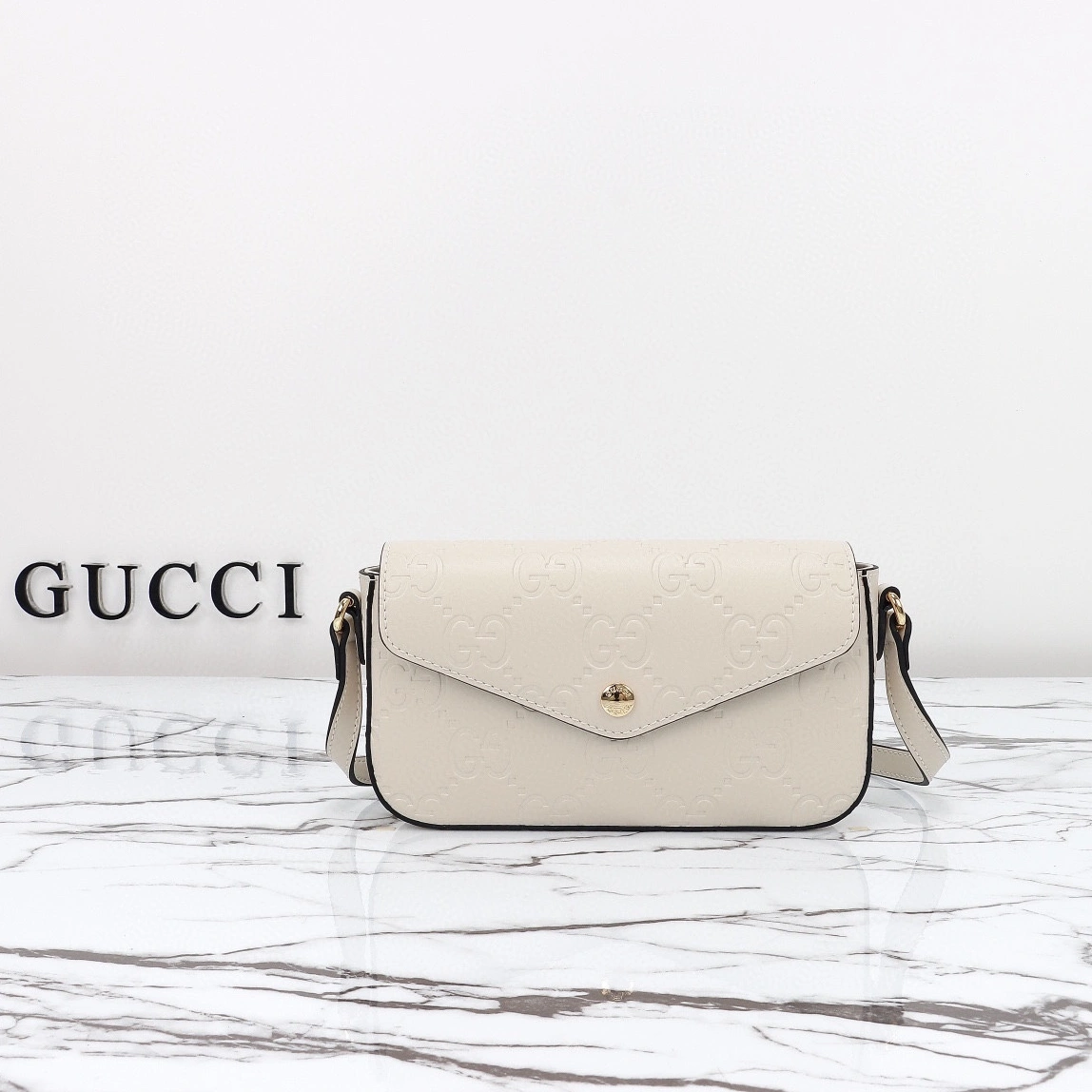 Gucci AAA Quality Messenger Bags For Women Trendy 1685