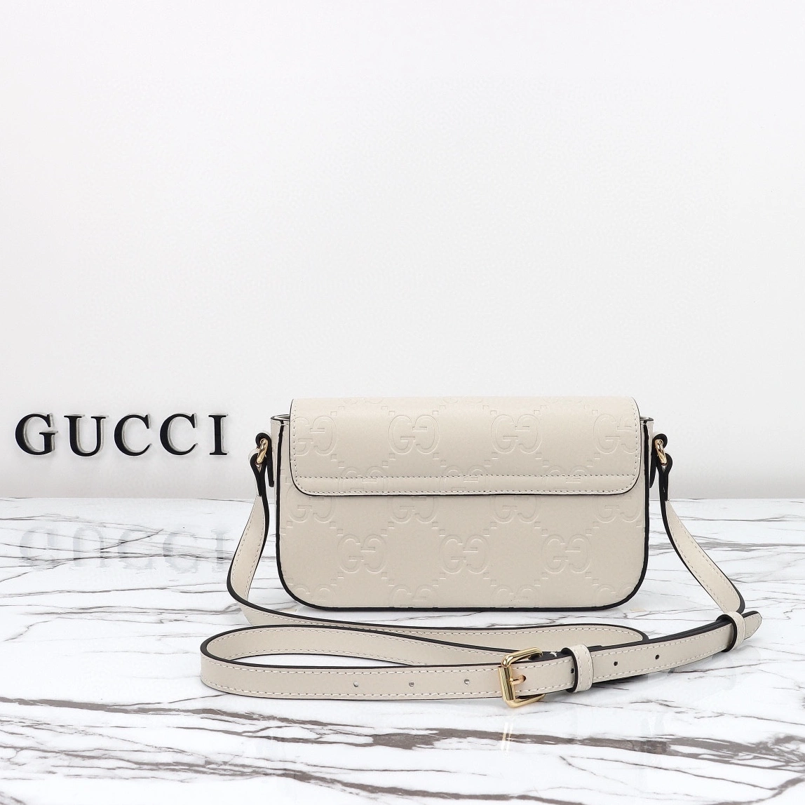 Gucci AAA Quality Messenger Bags For Women Trendy 1685