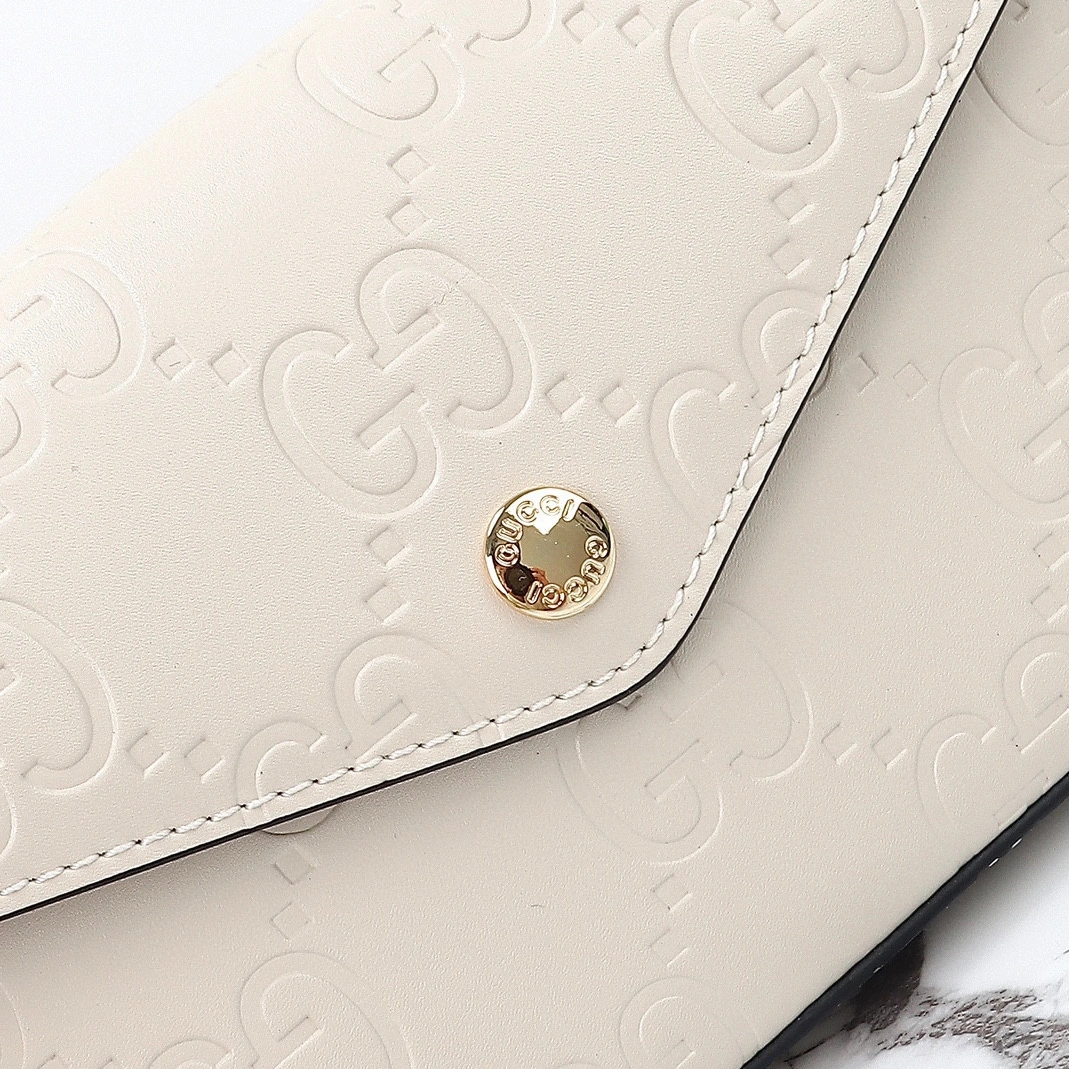 Gucci AAA Quality Messenger Bags For Women Trendy 1685