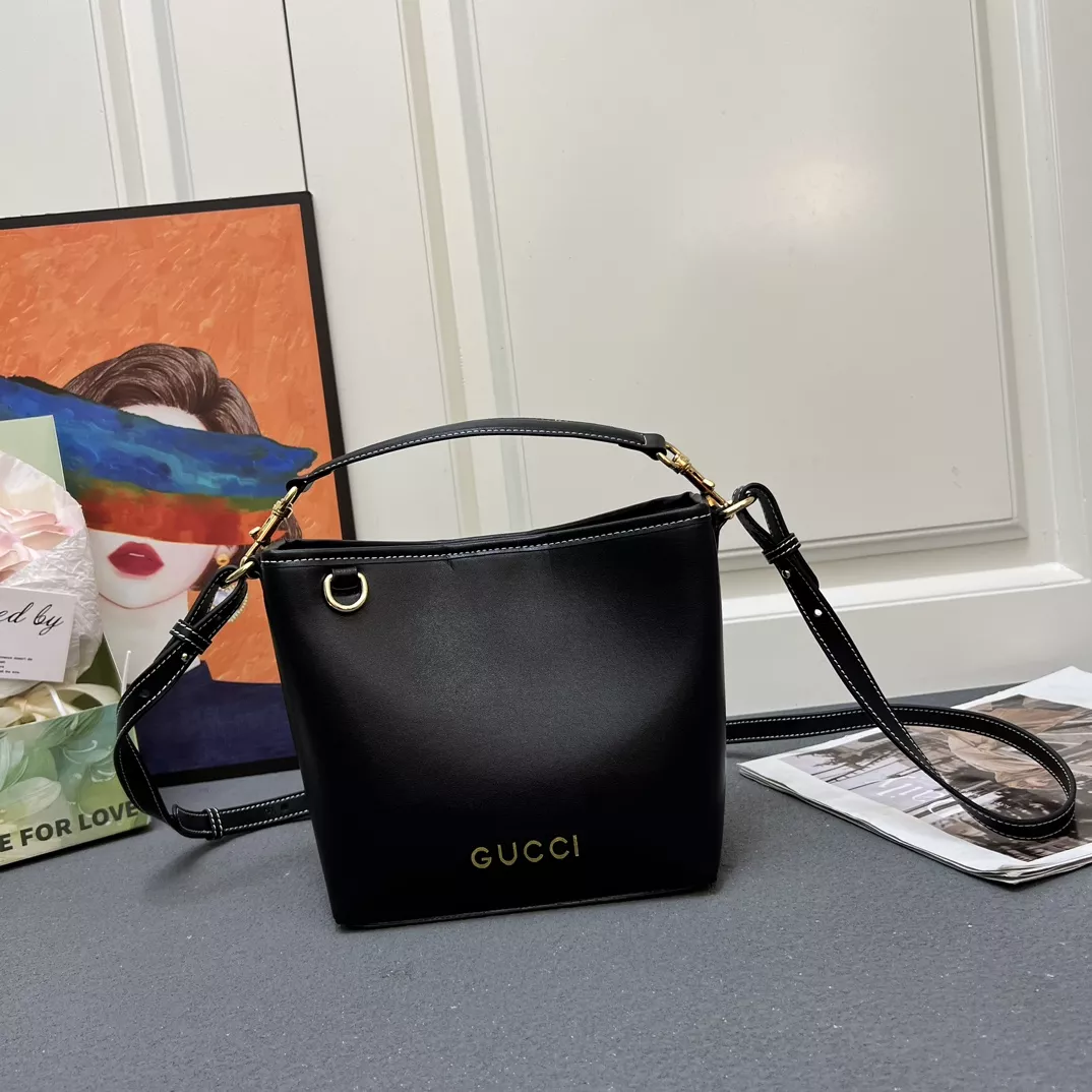 Gucci AAA Quality Messenger Bags For Women Trendy 4115