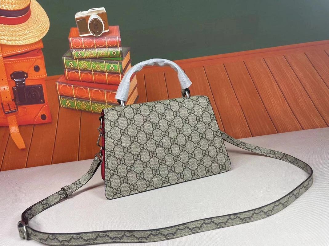 Gucci AAA Quality Messenger Bags For Women Trendy 8179