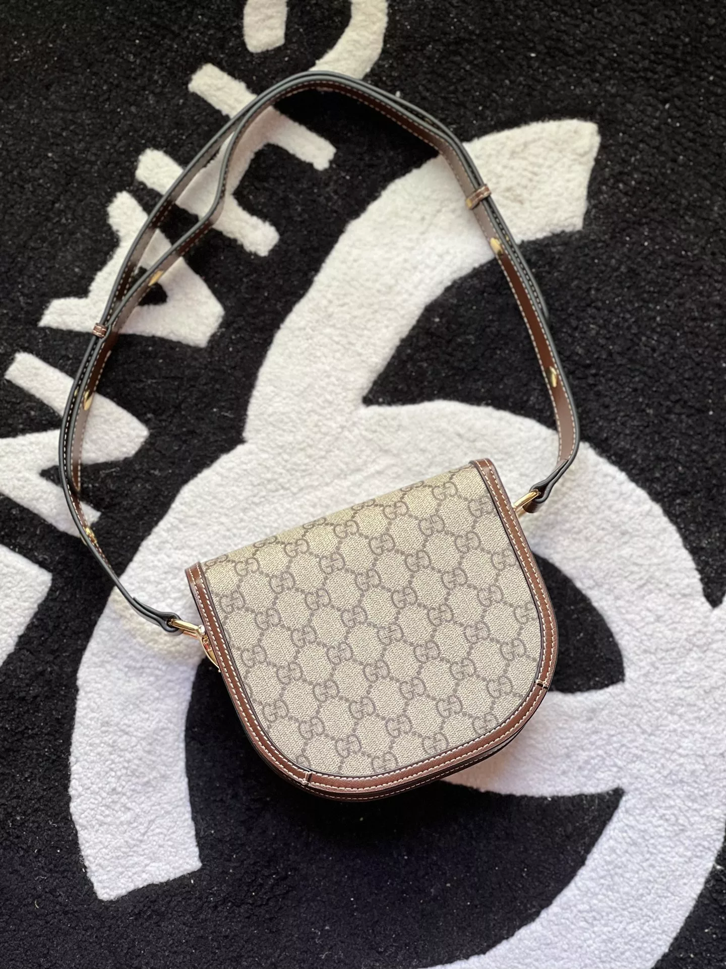 Gucci AAA Quality Messenger Bags For Women Trendy 851