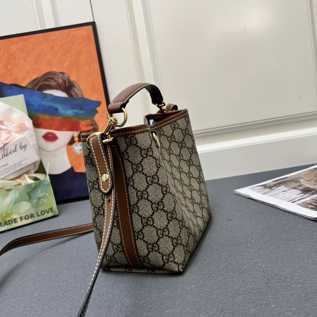 Gucci AAA Quality Messenger Bags For Women Unique 5418