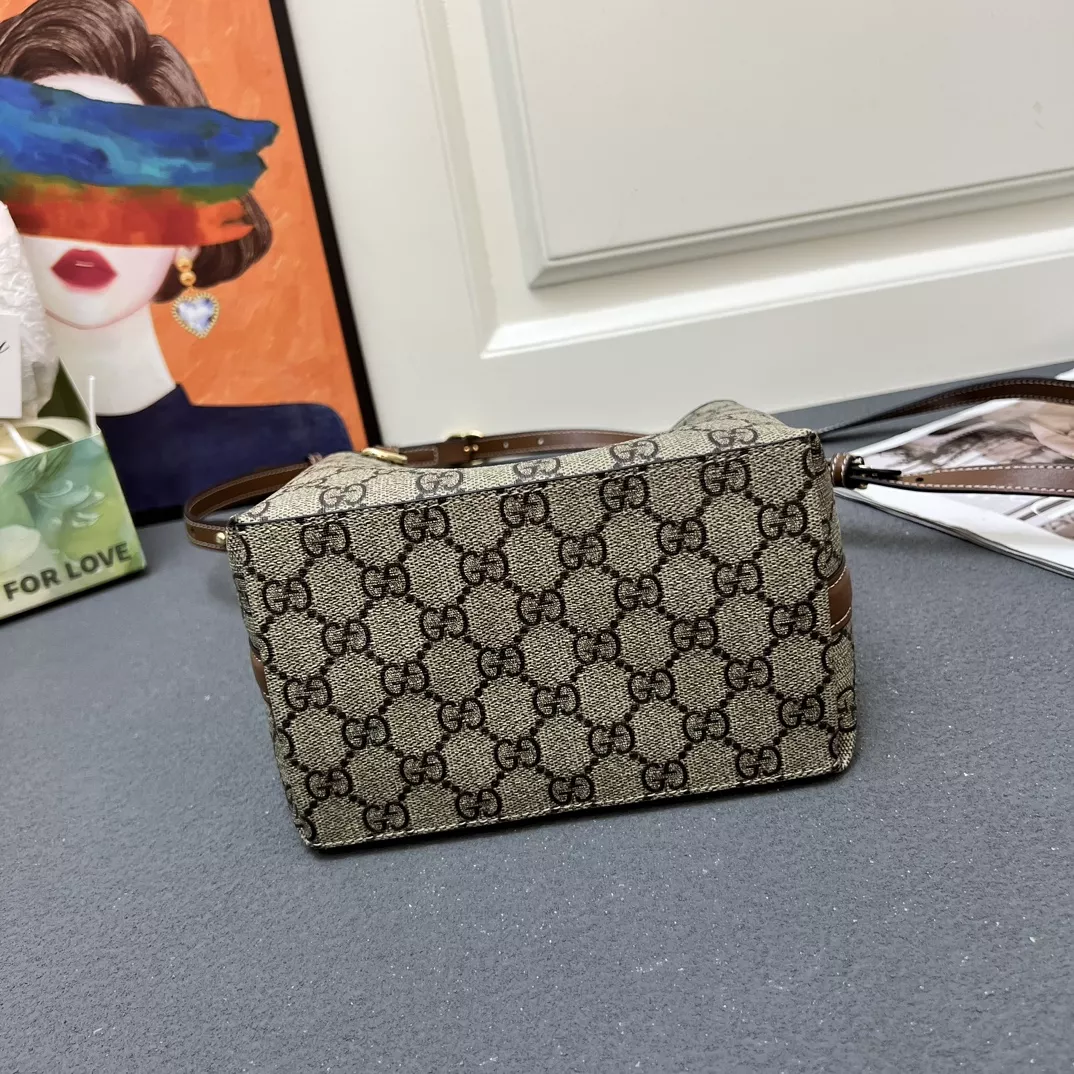 Gucci AAA Quality Messenger Bags For Women Unique 5418