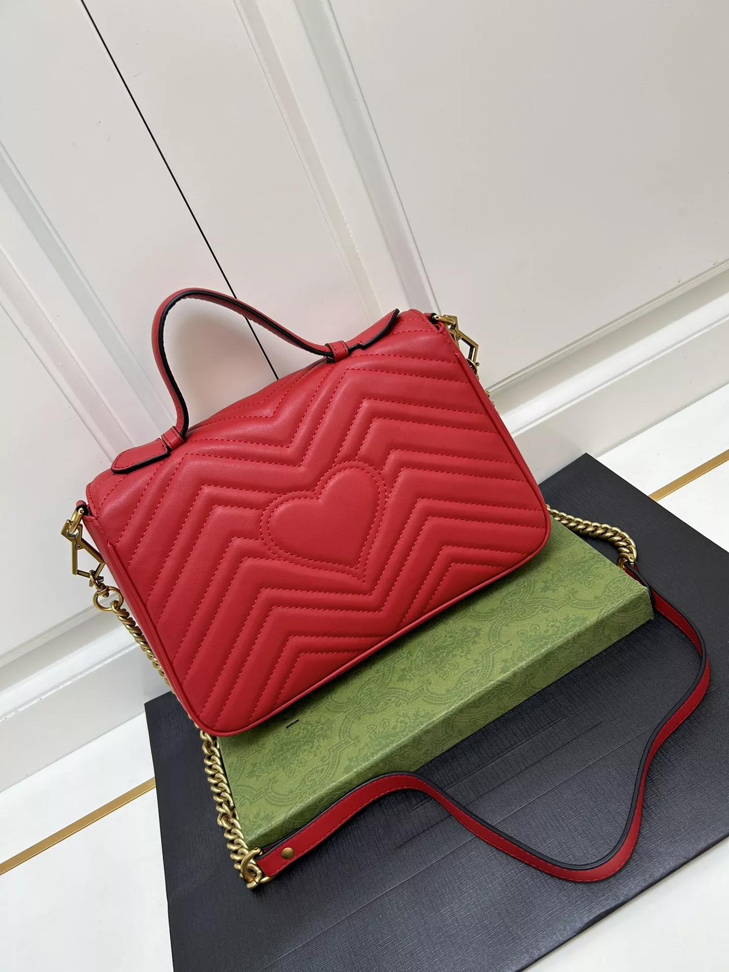 Gucci AAA Quality Messenger Bags For Women Unique 9137