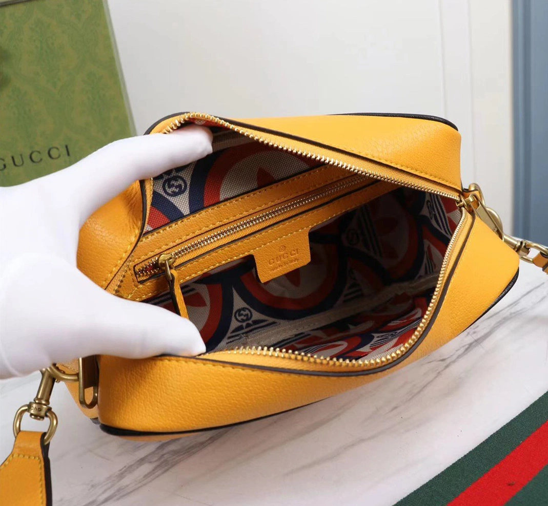 Gucci AAA Quality Messenger Bags For Women Unique 962