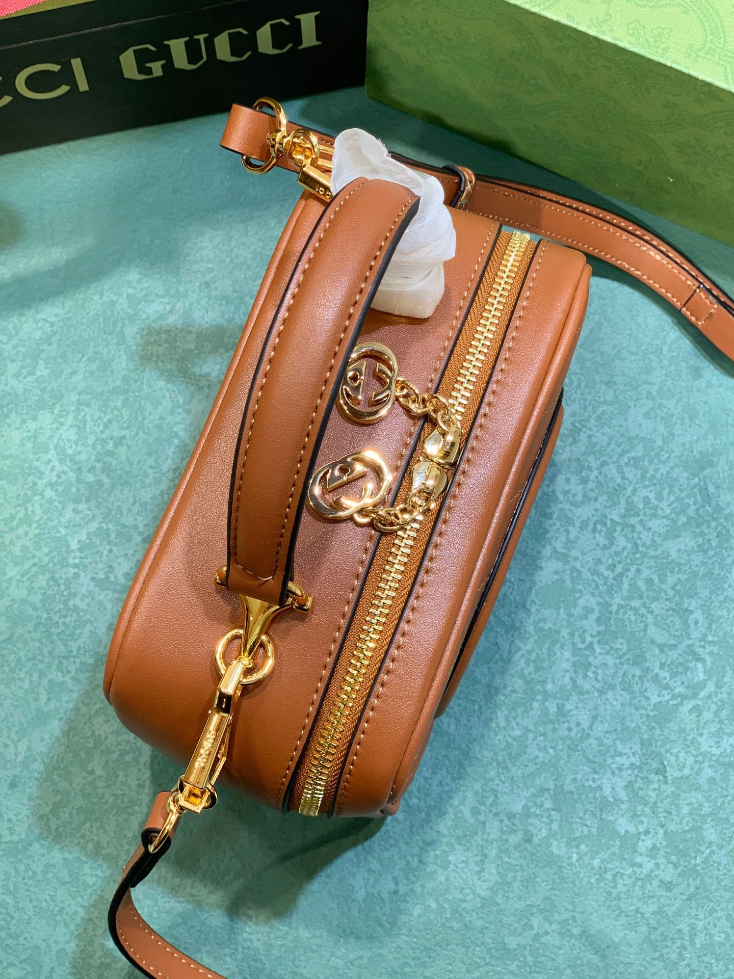 Gucci AAA Quality Messenger Bags For Women UrbanStyle 1966