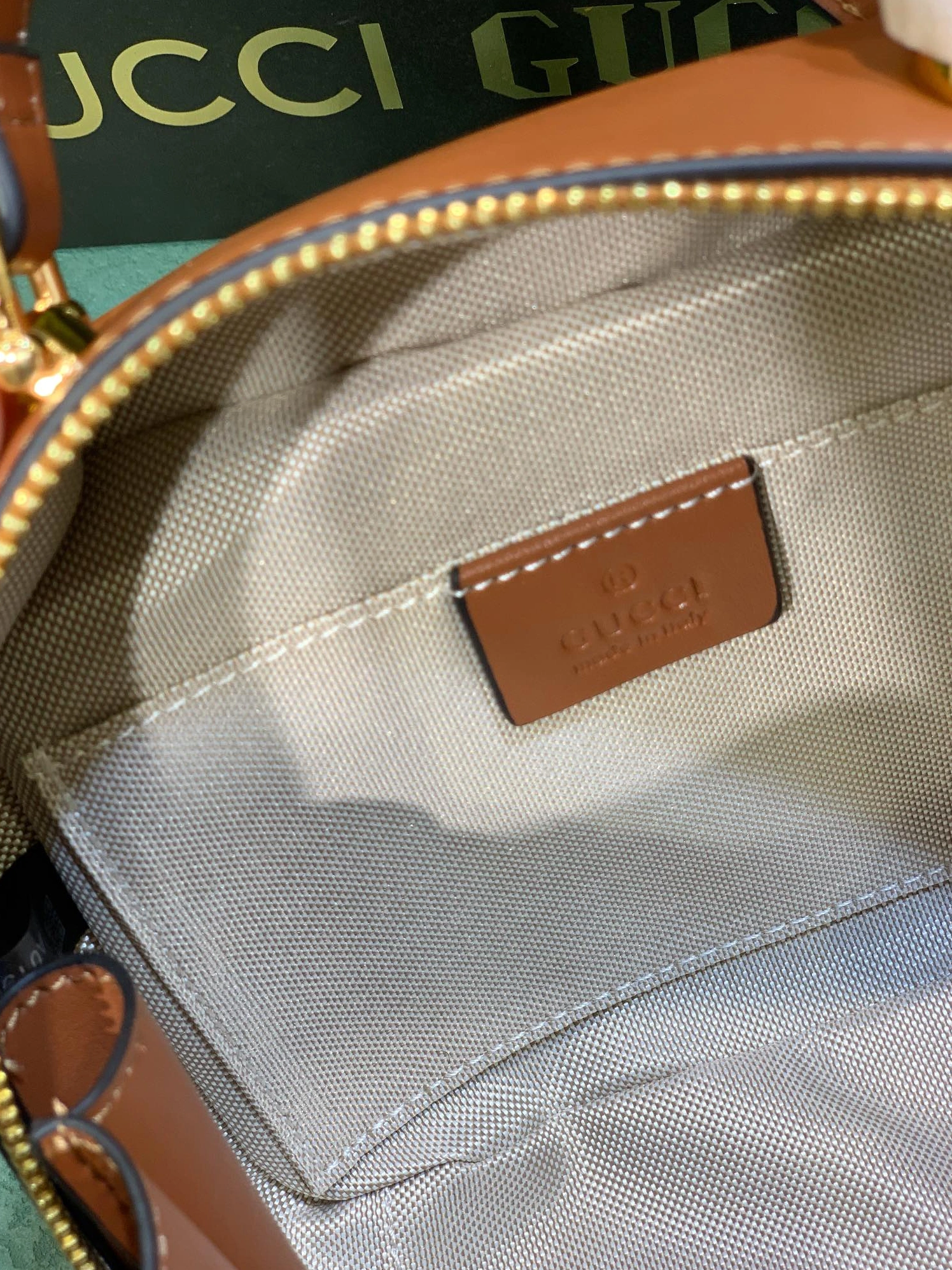 Gucci AAA Quality Messenger Bags For Women UrbanStyle 1966