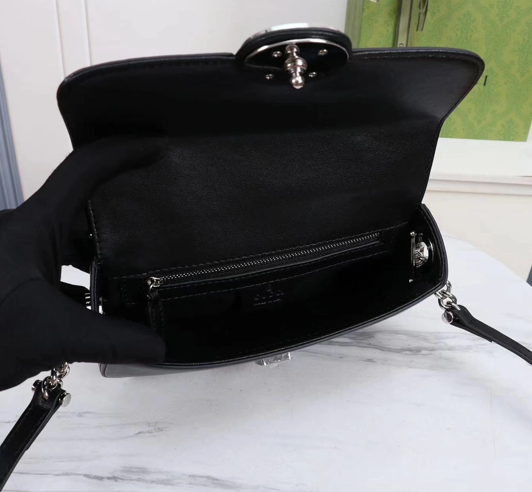 Gucci AAA Quality Messenger Bags For Women Versatile 1112