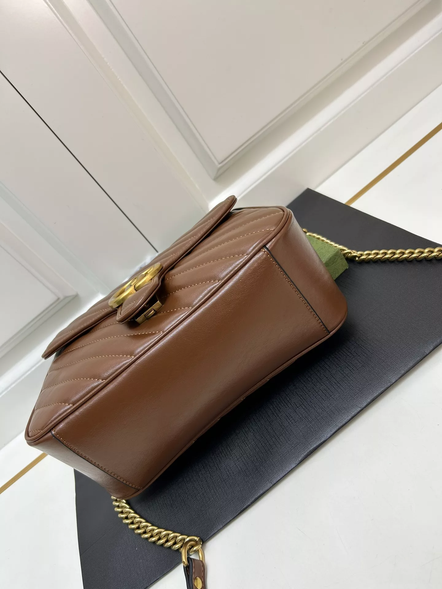 Gucci AAA Quality Messenger Bags For Women Versatile 197