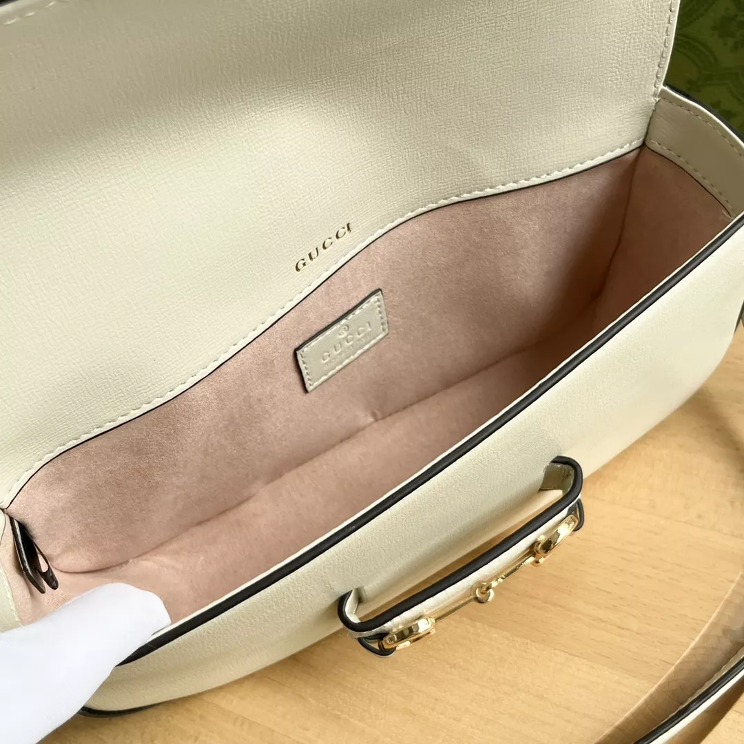 Gucci AAA Quality Messenger Bags For Women WellDesigned 2065