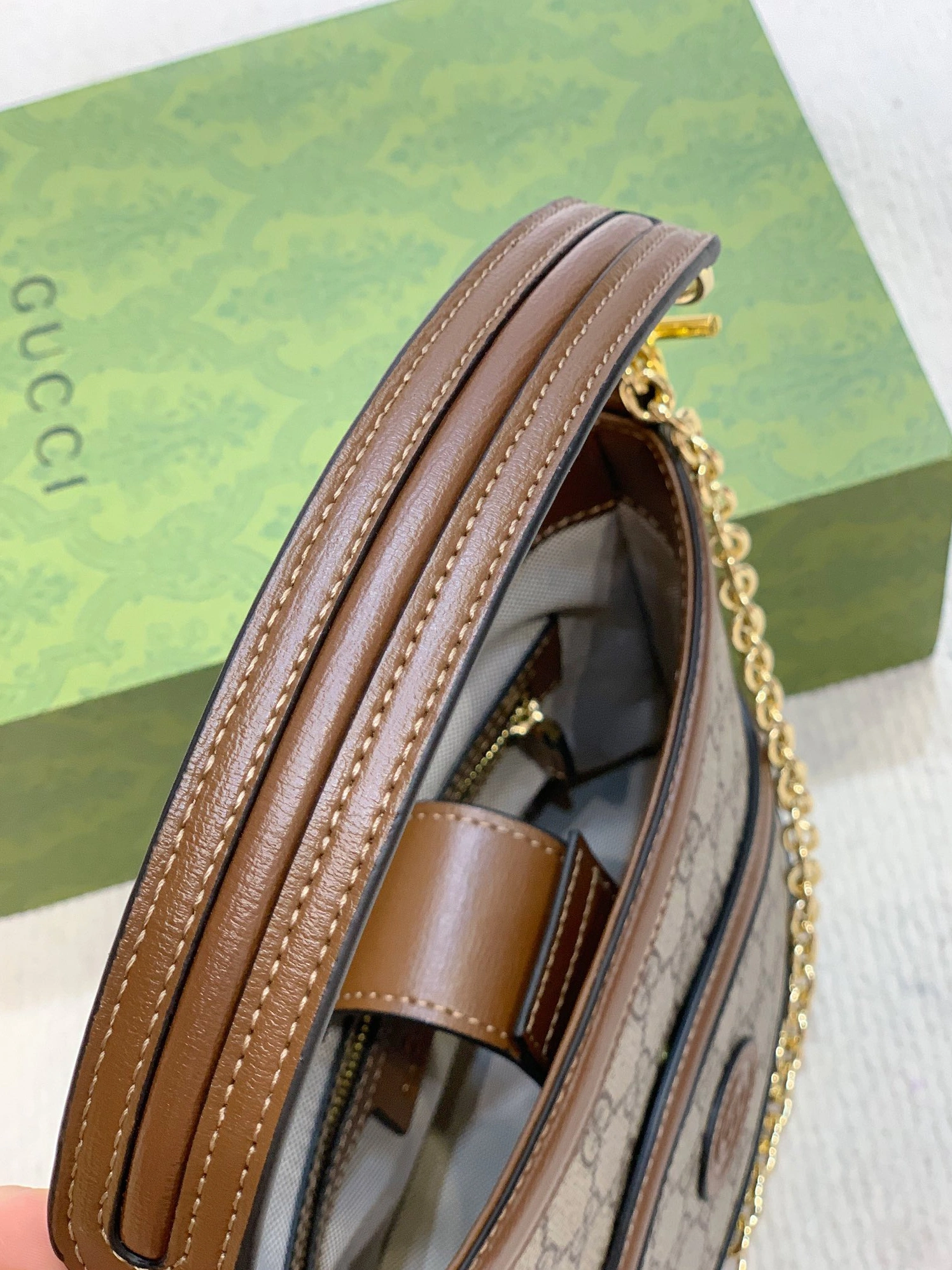 Gucci AAA Quality Messenger Bags For Women WellDesigned 2710