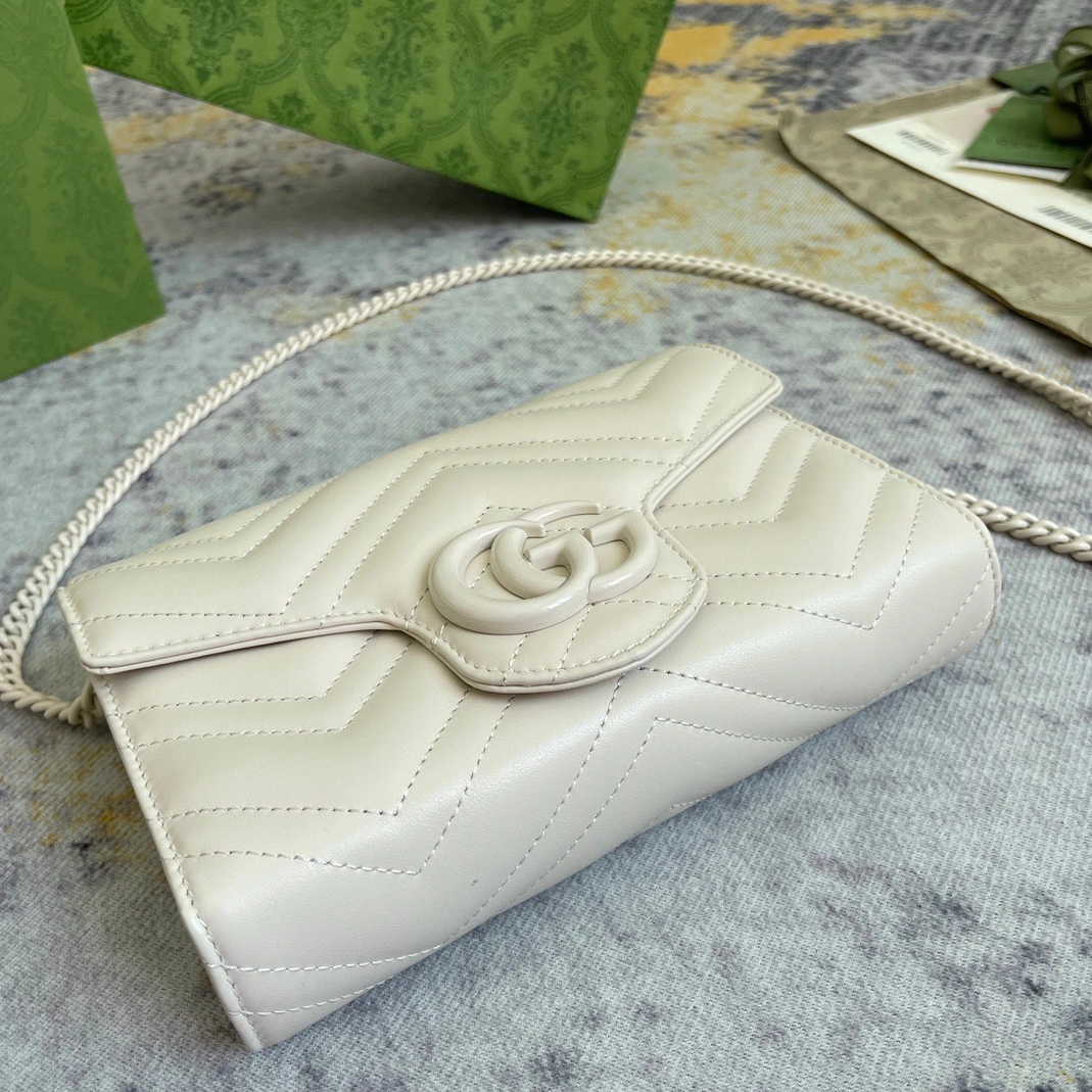 Gucci AAA Quality Messenger Bags For Women WellDesigned 4751